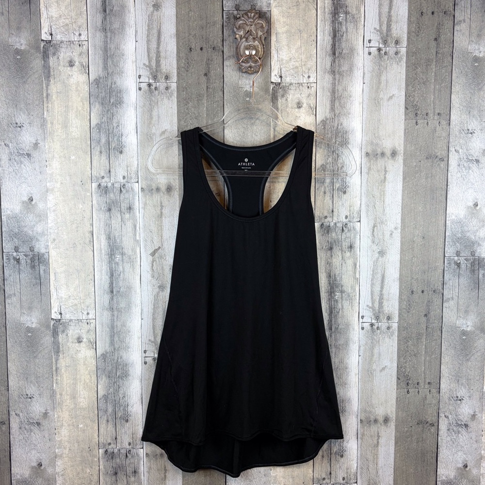Athleta Scoop Neck Racerback Tank in Black Size XL.